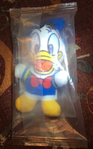 Kelloggs Plush Disney Parks Donald Duck Cereal Toy 2008