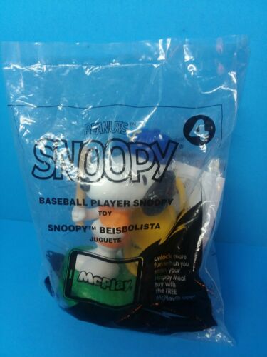 Peanuts SNOOPY ~ #4 BASEBALL PLAYER SNOOPY w/Clip ~ 2018 McDonalds Toy NEW