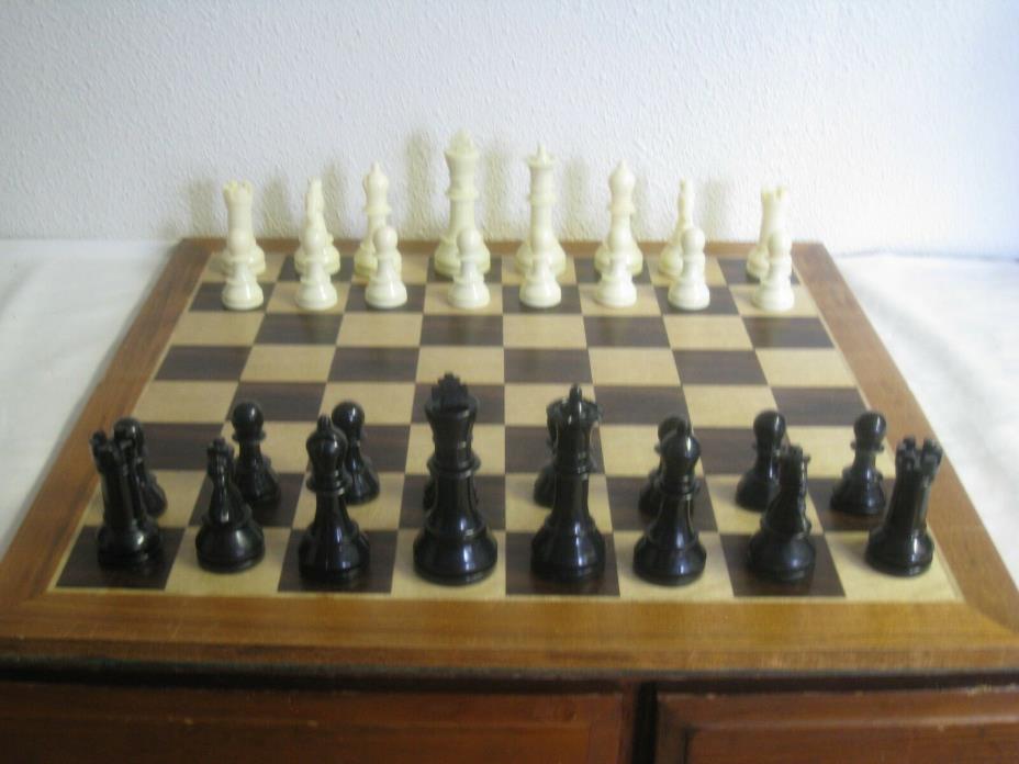 Vintage Wood Board  with Classic Black/White Hard Plastic Chess Set