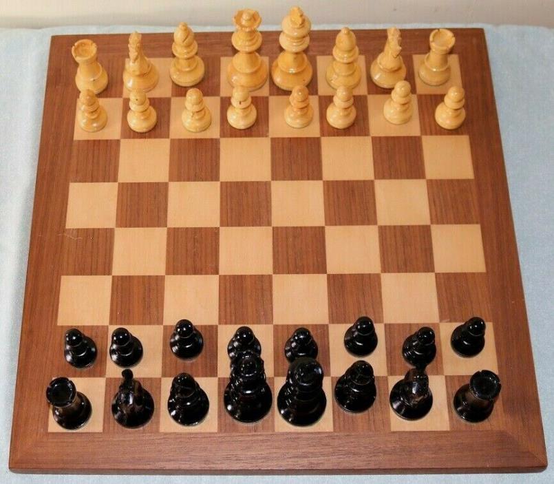 Vintage Chess Set - Cavalier Chess - Staunton Design - Wood w/ Board & Box