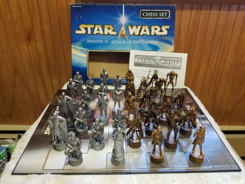 Star Wars Episode II Attack of the Clones Chess Set - complete