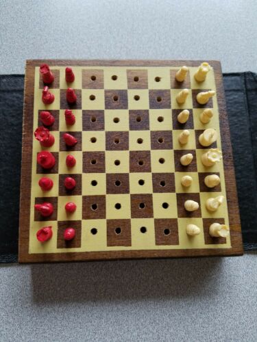 E.S. Lowe Vintage Travel Chess Set Vol. 524 complete in nice condition
