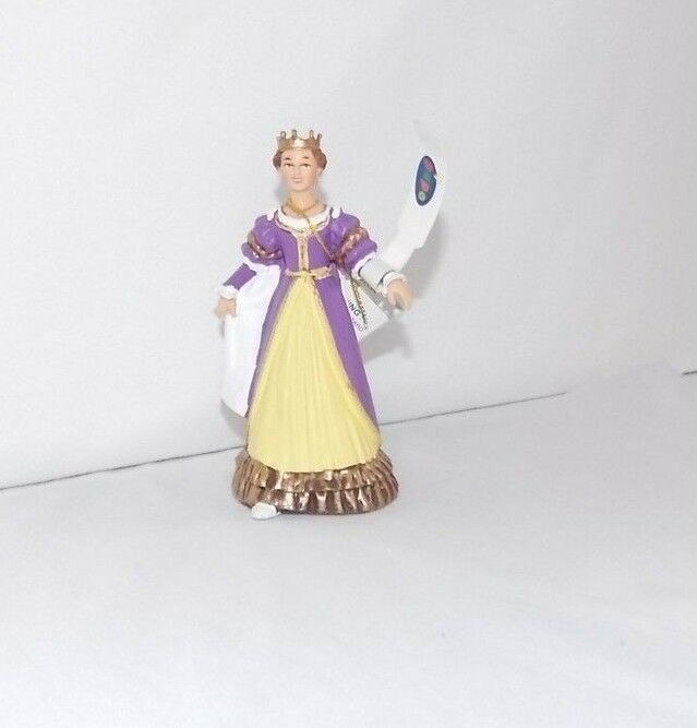 Papo 2002 France QUEEN FIGURE 3 1/2
