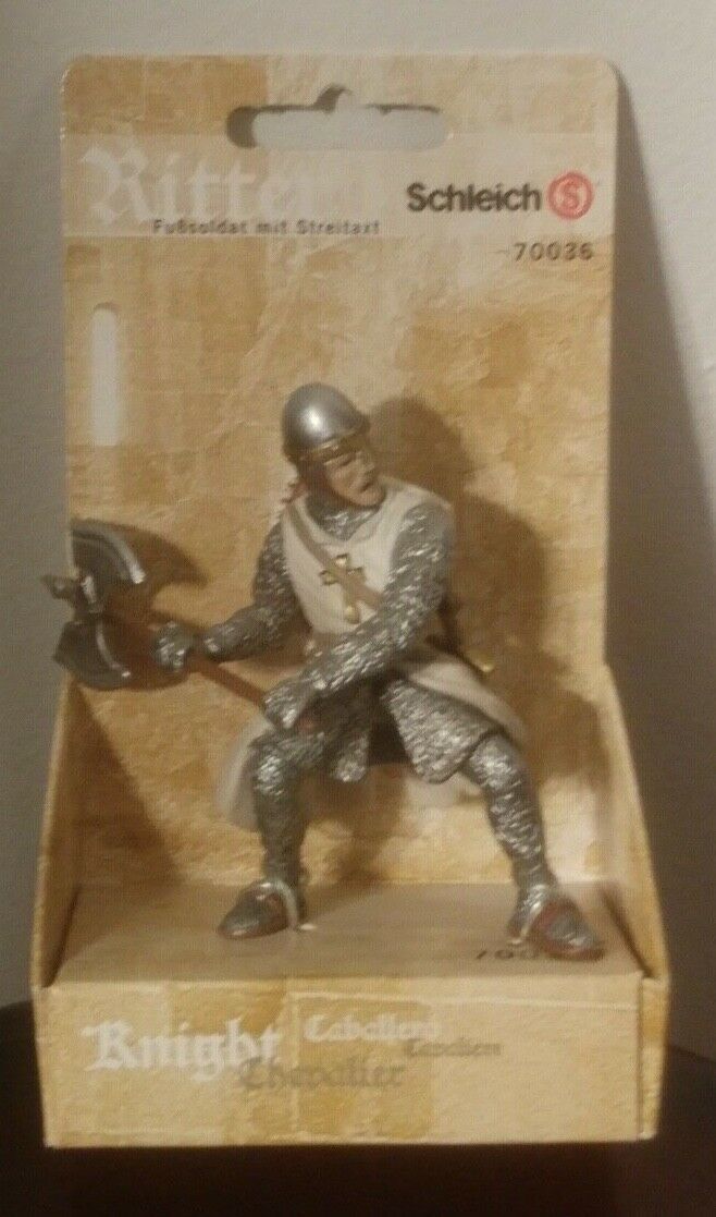 SCHLEICH  #70036 FOOT SOLDIER CRUSADER WITH BATTLE AXE, MINT IN BOX
