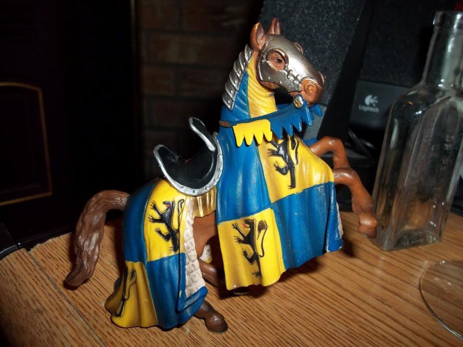 Schleich Toy Horse Medieval Knight Horse battle JOUST dress armor BLUE gold 2003