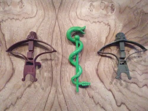 MOTU Figure Accessories 2 Crossbows And Snake Staff