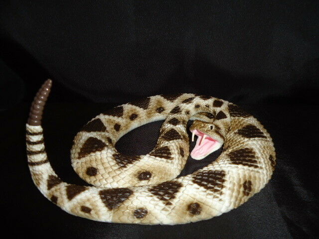 B12 Safari Ltd Incredible Creatures series Eastern Diamondback Rattle Snake