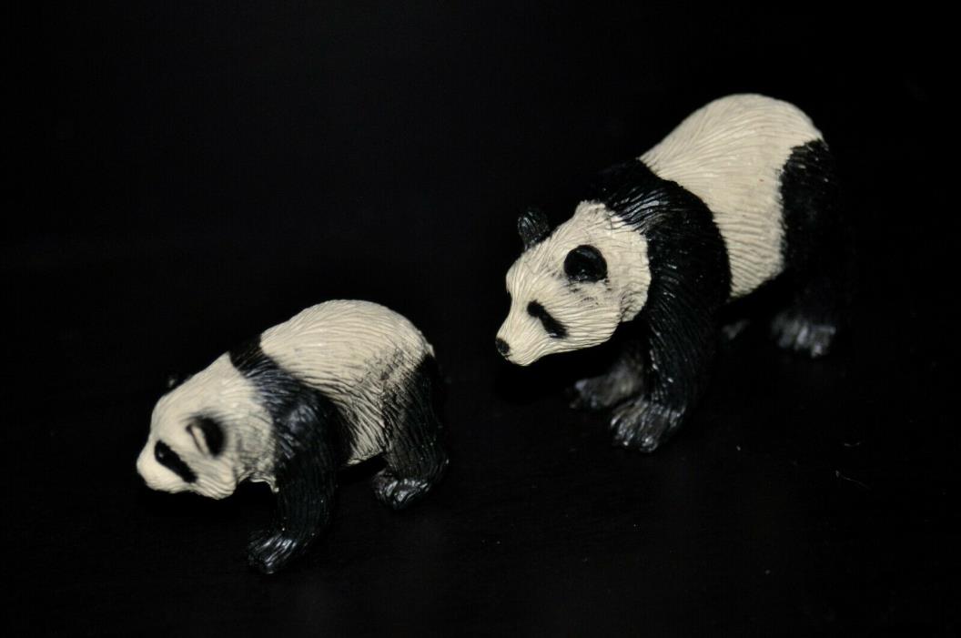 K&M Wild Republic Giant Panda & Cub from Asian Mountain Tube Animal Toy Figures