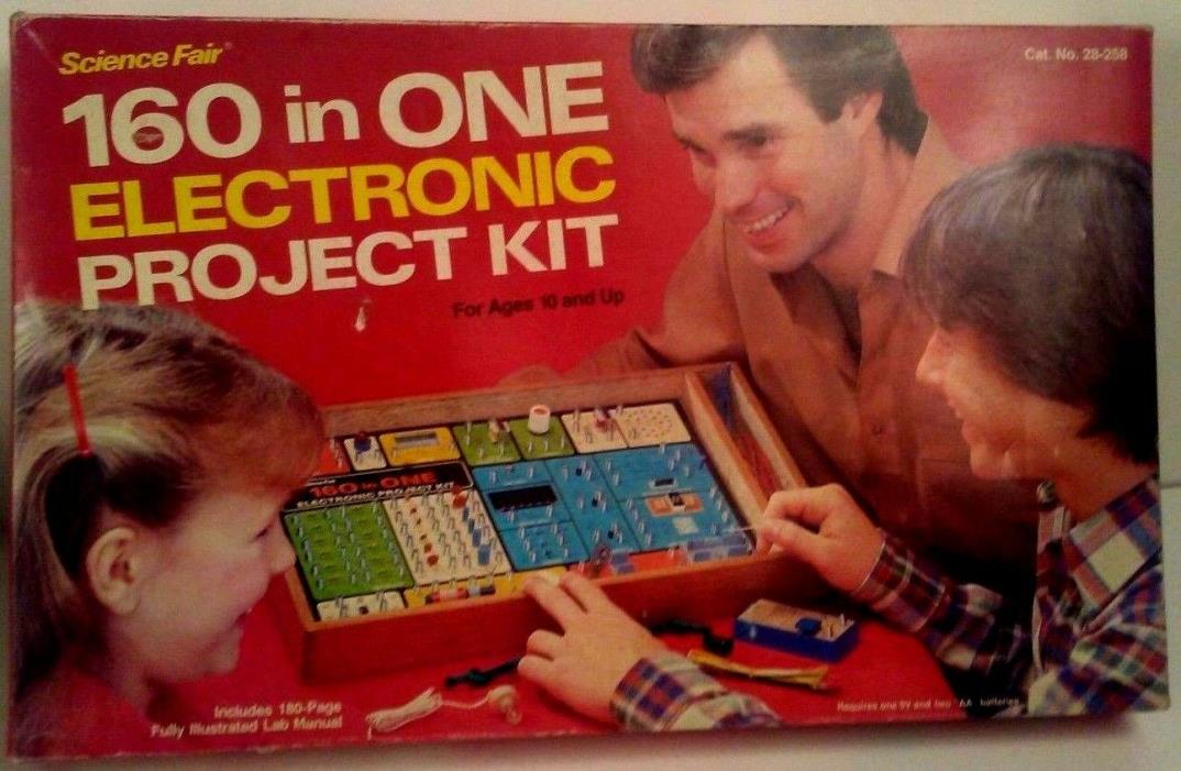Vintage Science Fair 160 in One Electronic Project Kit w/Manual and Wooden Case