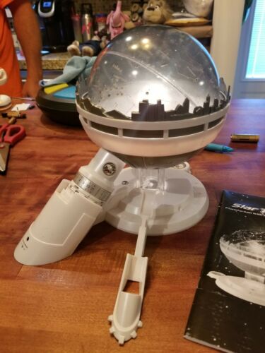 Uncle Milton Star Theater se Home Planetarium with Interactive Meteor Maker