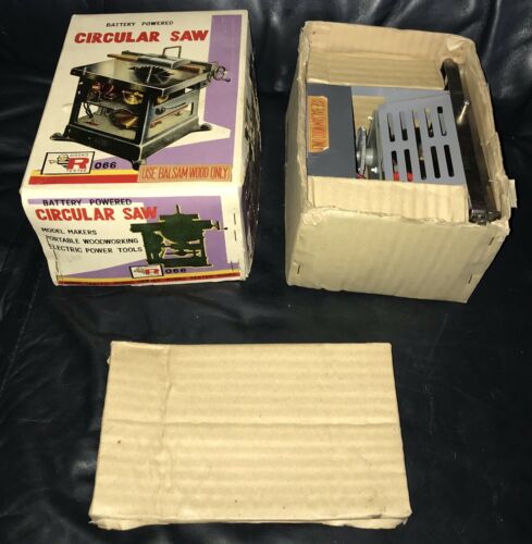 VINTAGE ROSKO TN JAPAN TIN TOY CIRCULAR SAW BATTERY OPERATED ! Excellent +BOXED@