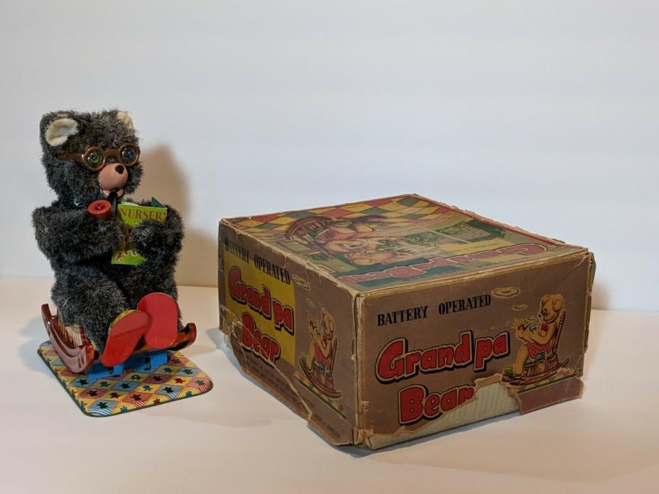 Vintage Battery Operated Bear Rocking In Chair And Smoking Toy Made By Alps Japa