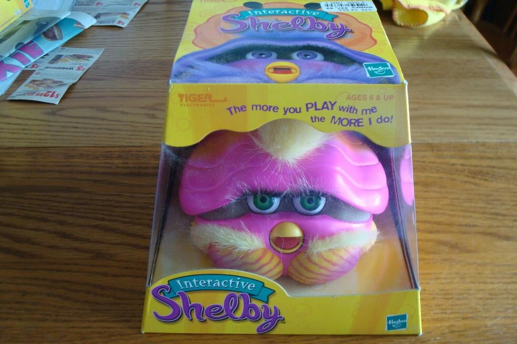 Shelby Clam Interactive Toy Hasbro Tiger Electronics 2001 New Unopened PINK
