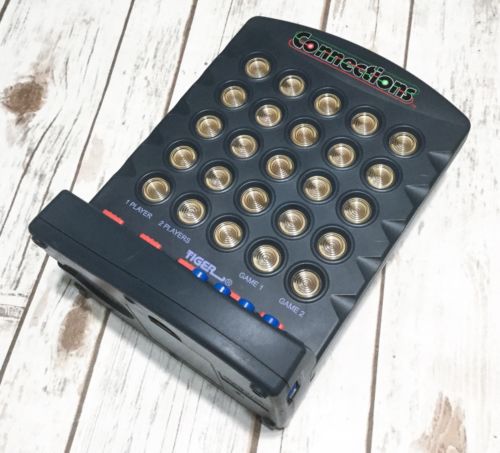 Tiger Electronics Connections Connect 4 Single & 2-Player Game Vintage 1998
