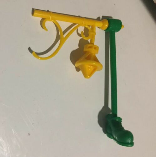Milton Bradly Mouse Trap Replacement Part ONLY Lamp Post and Shoe