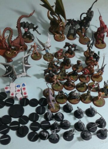 Awesome 31 Heroscape Figure 10 dice. 15 plastic Warhammer figures plus20 stands