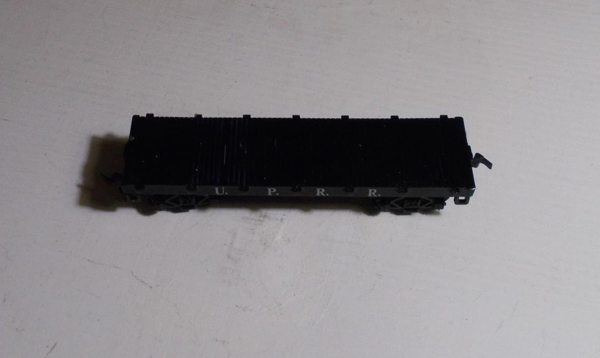 MODEL TRAIN HO FLAT CAR BACHMANN UPRR U P R R .