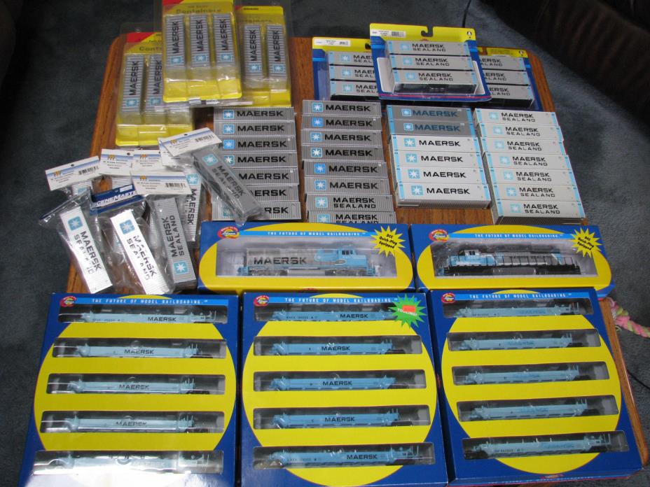 HUGE MAERSK Intermodal Set 2 locos w/DCC, 3 sets of cars w/54containers