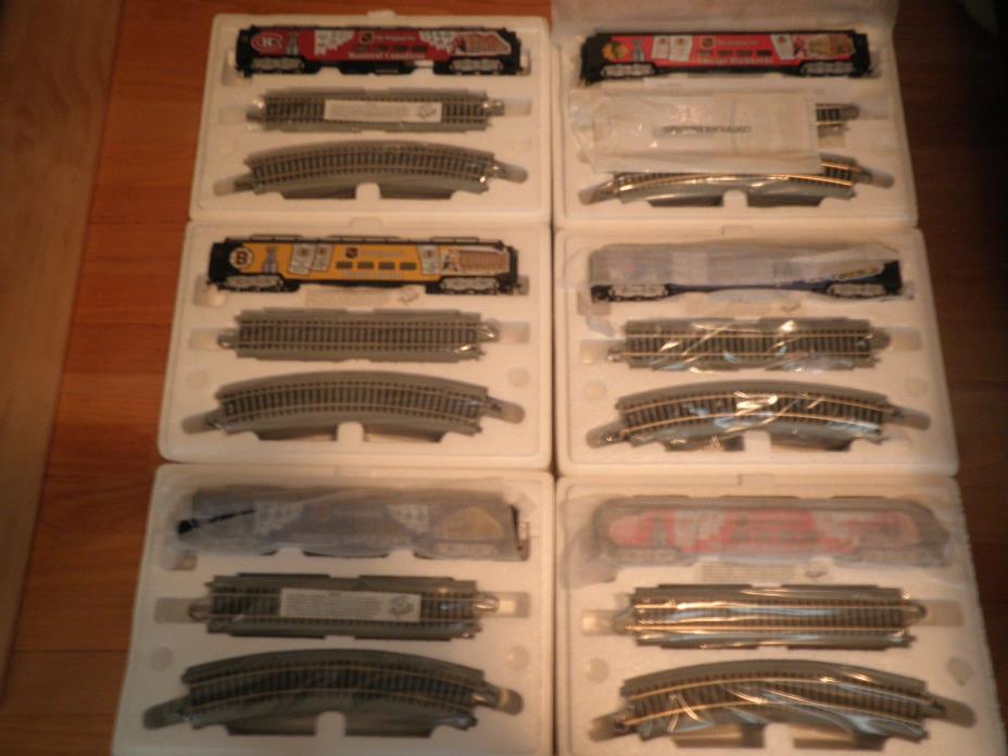 BACHMANN HAWTHORNE VILLAGE NHL SET OF ORIGINAL SIX HOCKEY DOME CARS WITH TRACKS