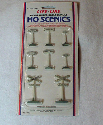 LIFE-LIKE RAILROAD SIGNS HO Scale SCENICS Hand Painted Models No.1133