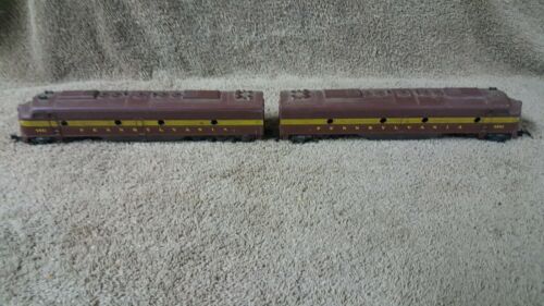 5887  2 Rivarossi HO Scale E8 Diesel Locomotive Pennsylvania