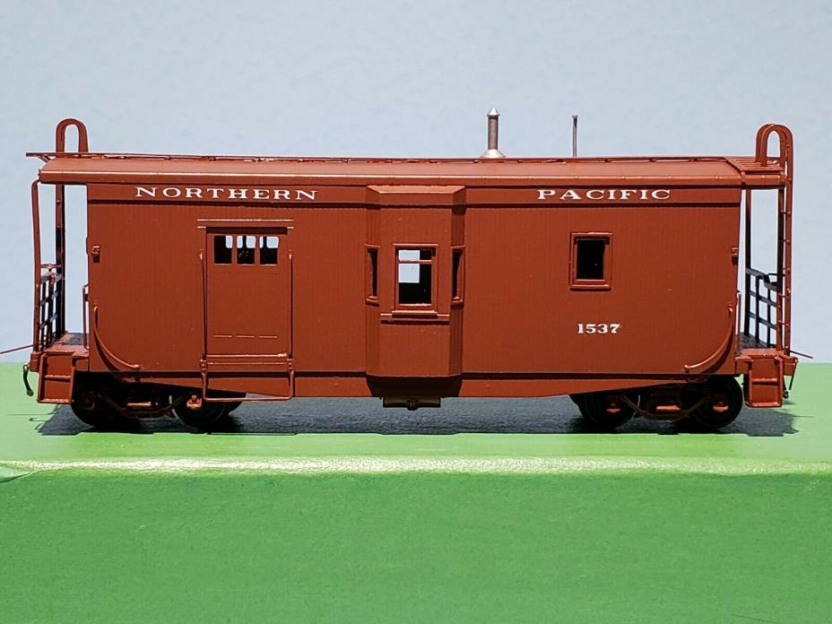 Northern Pacific Wood Bay Window Caboose Overland Models Painted