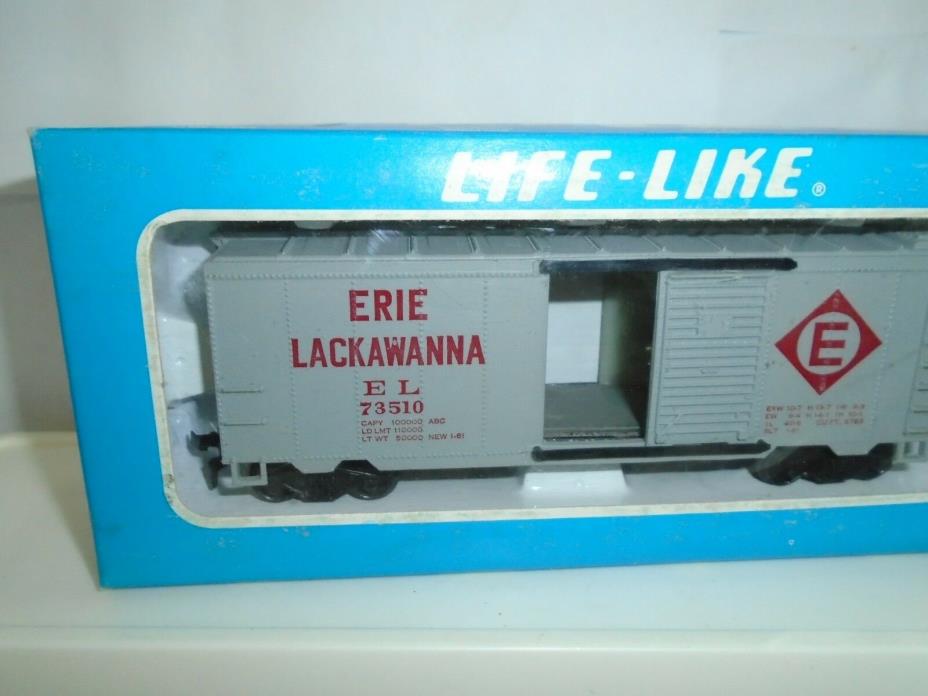 H.O model railroad   Box Car  Open Door   (Erie Lacawanna)