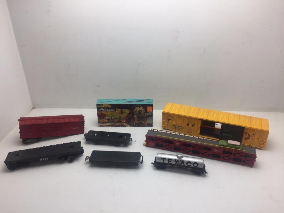 Lot of Mixed Scale Model Train Parts and Athearn Empty Box (F6)