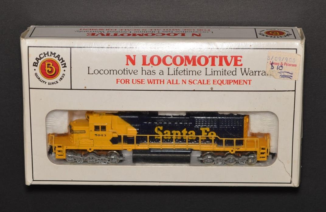 Bachmann Santa Fe EMD SD 40-2 w/ Blinking Light #5043 N Scale Locomotive In Box