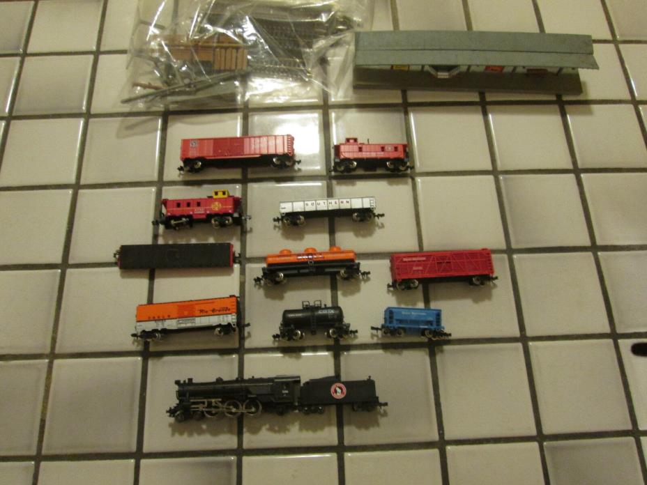 TRIX GREAT NORTHERN steam engine/ATLAS rolling stock lot N SCALE