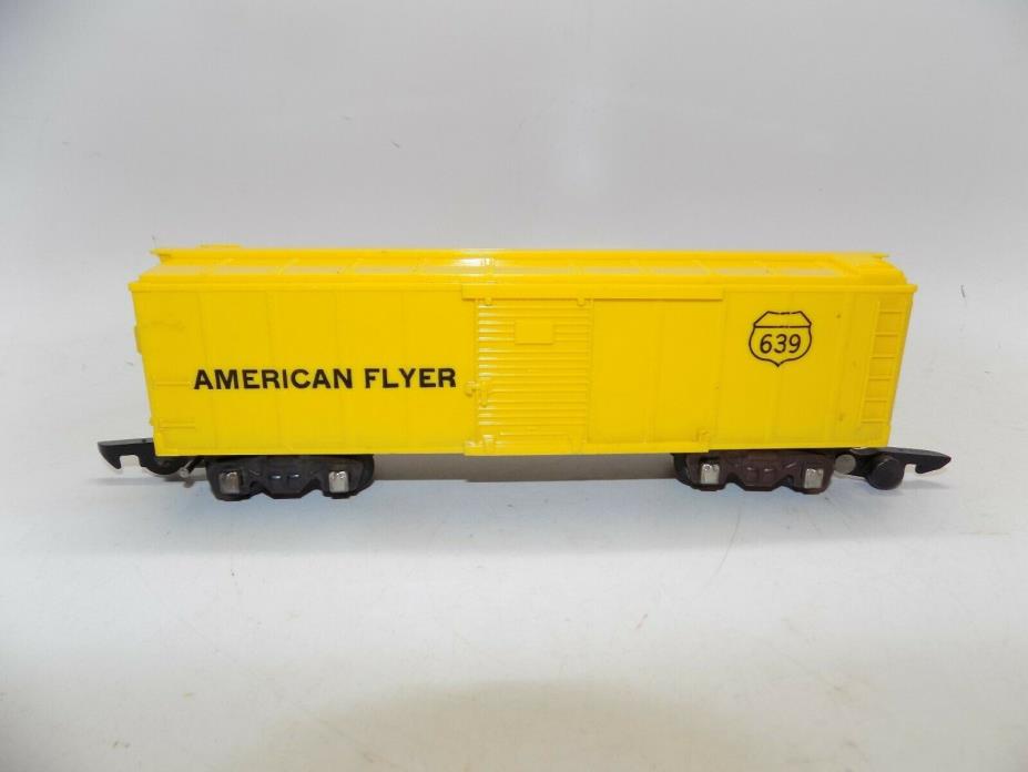 America Flyer #639 Yellow Boxcar with Weighted Link Couplers Super Nice!