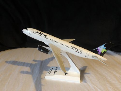 Volaris Airbus A320 1/150 By Skymarks