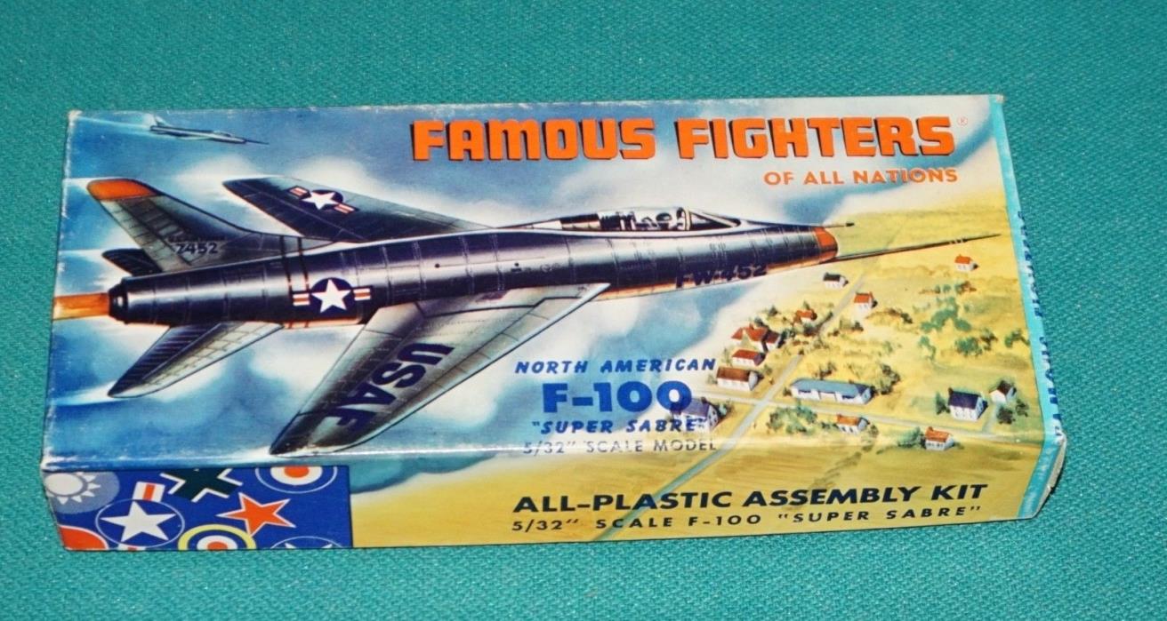 F-100 Super Sabre Aurora 1956 Complete But Missing Instructions.
