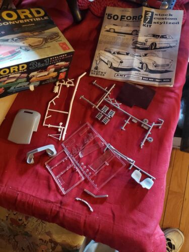 1950 FORD CONVERTIBLE CAR PLASTIC 3 IN 1 MODEL KIT PARTS