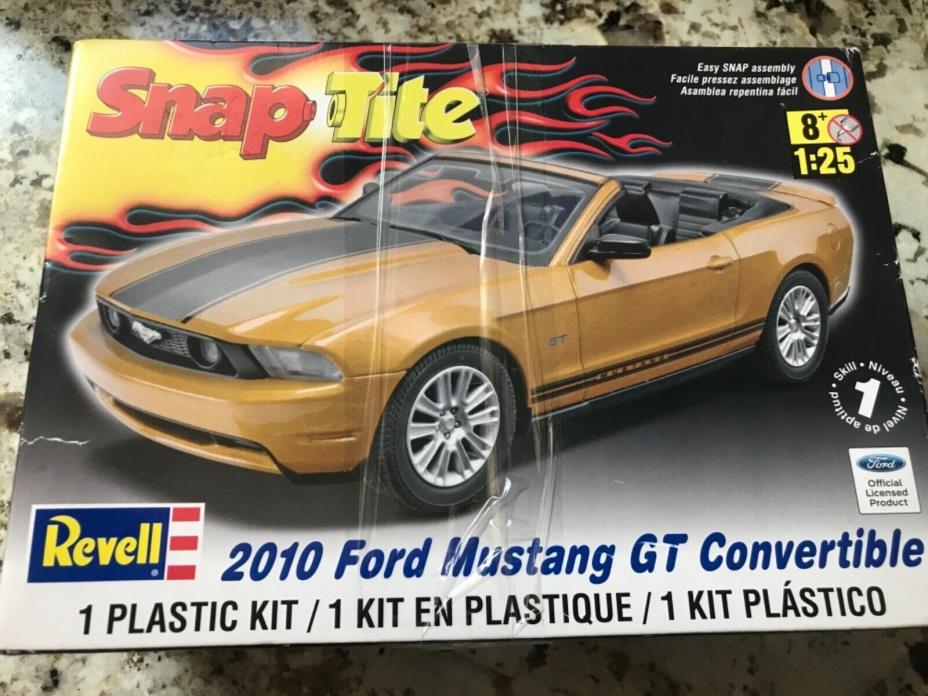 Revell 2010 Ford Mustang GT Convertible Snap-Tite Plastic Model Kit 1963 NIB
