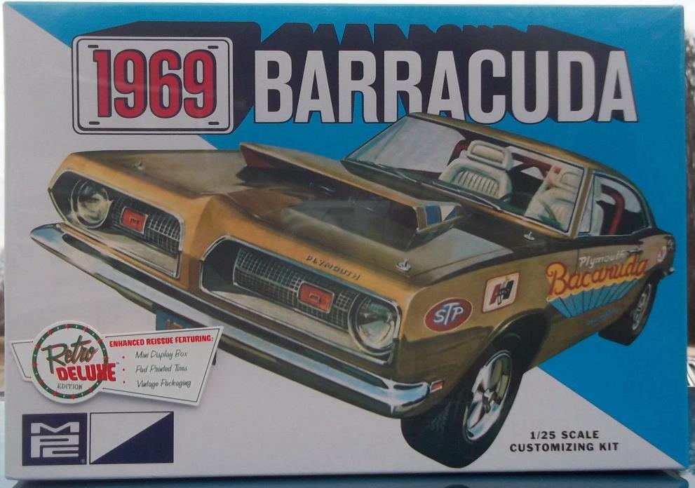 1969 Plymouth Barracuda MPC 1/25 Scale Retro Deluxe Plastic Model Kit