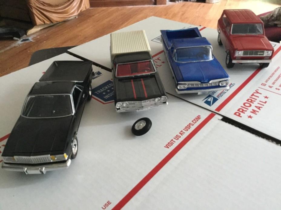 Lot of 4 Plastic Built Models lot r jo Han? AMT?