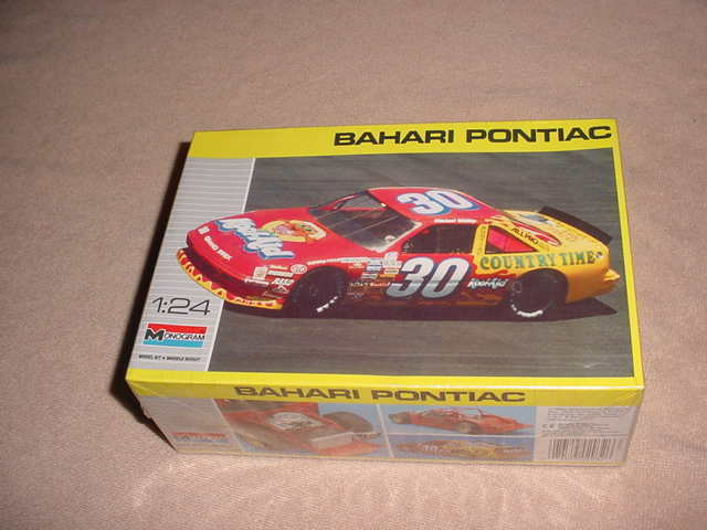 MONOGRAM #30 MICHAEL WALTRIP BAHARI COOL  Model Car KIT # 2932   1/24  (NIB)
