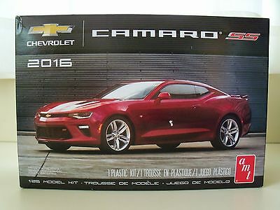 AMT - 2016 CHEVROLET CAMARO SS - MODEL KIT (CONTENTS SEALED)