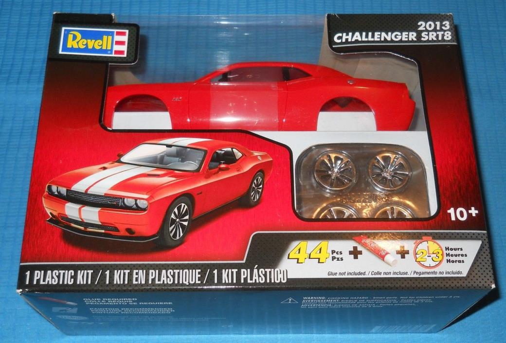 Revell 2013 Challenger SRT8-1/25 Scale-FS Box-Model Car Swap Meet