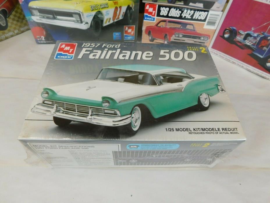 1957 FORD FAIRLANE 500 AMT/ERTL(1993) PLASTIC MODEL 1:25 SCALE SEALED MOD-44