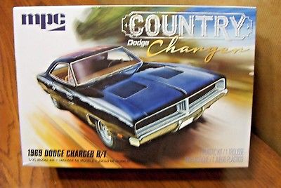 MPC 1969 DODGE CHARGER R/T 1/25 SCALE MODEL KIT