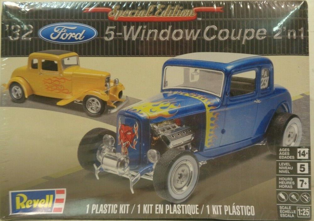 Revell 1/25 '32 Ford 5 Window Coupe 2 'n 1 RMX854228