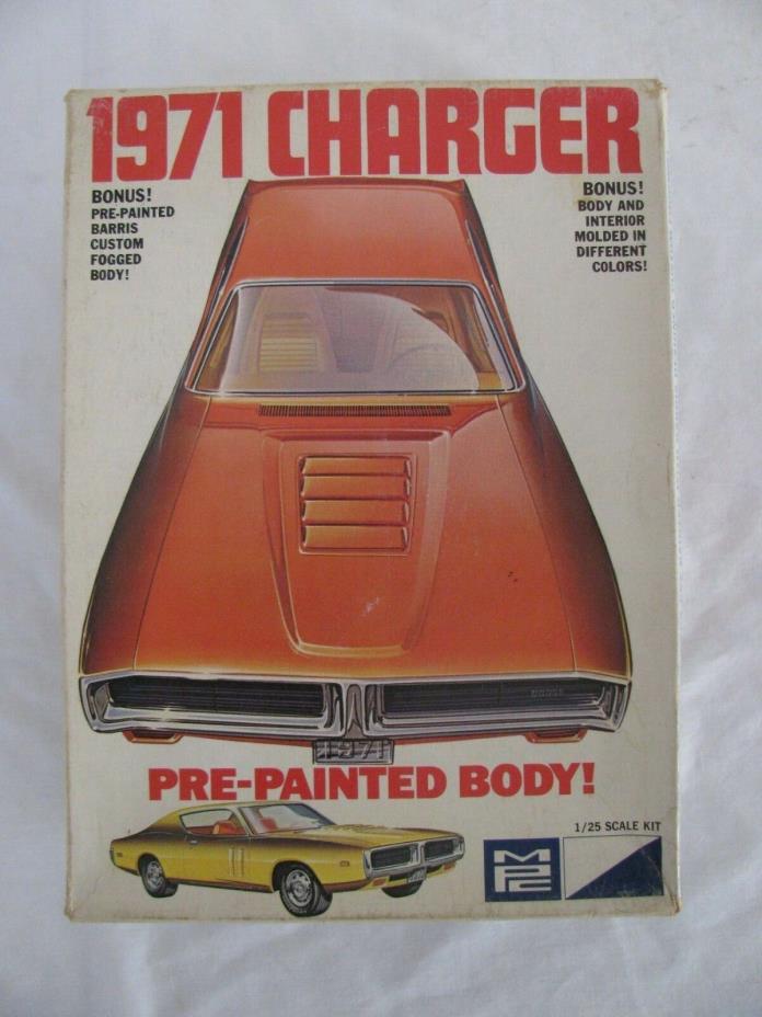 Vintage MPC 1/25 Scale 1971 Dodge Charger w/ Pre-Painted Body #7107 VG