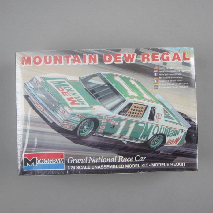 DARRELL WALTRIP 1981 Mountain Dew #11 Buick Regal Monogram 1:24 Model Kit 2204