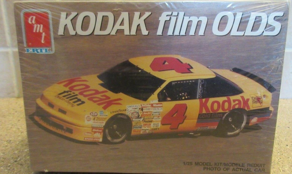 1990 Kodak Film OLDS 1/25 Model Kit AMT ETRL ( NIB )