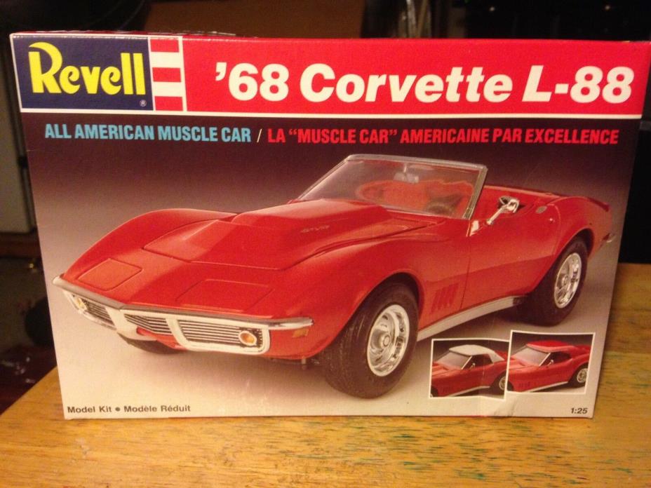 Revell 68'Corvette L88 1:25 plastic model kit New in Box
