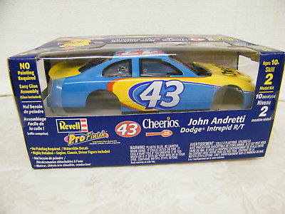 NEW Revell John Andretti 43 Cheerios Dodge Intrepid Model