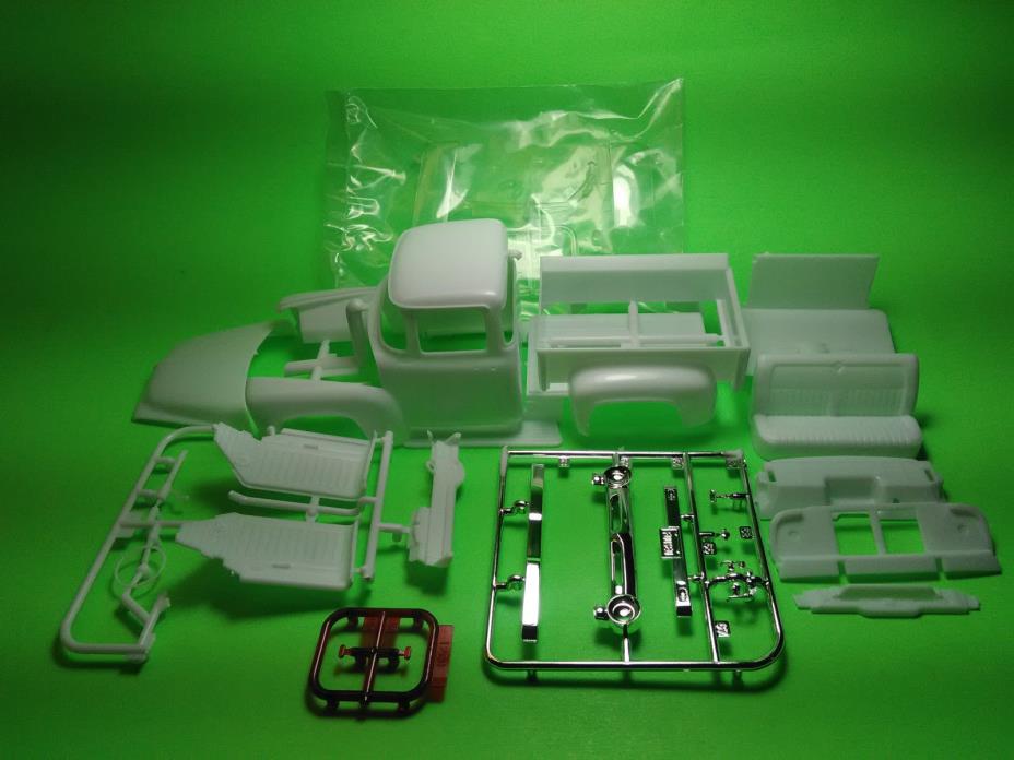 1956 Foose Ford FD-100 pickup 1/25 hood cab body bed chrome bumpers interior tub