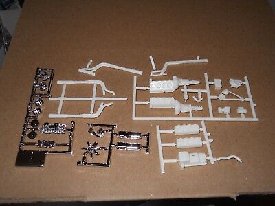 Revell 1/25 1967 CHEVELLE PRO STREET ENGINE AND RELATED PARTS